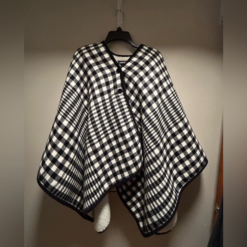 Land’s End Fleece & Sherpa Shawl NWT, one size fits all